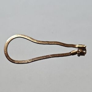 Elegant Gold Bracelet